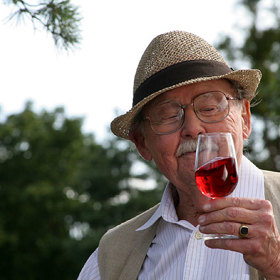 Lubomír Lipský ve filmu ztvárnil svou jubilejní stou roli.