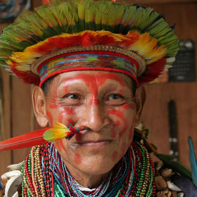 Během rituálu je vždy přítomen zkušený šaman.
