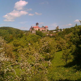 Hrad byl několikrát přestavěn a rozšířen, jednou v renesančním slohu, podruhé v barokním.