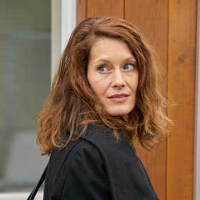 Se svojí matkou si Jana moc nerozumí, i proto by se jí hodil přítel, kterému by mohla důvěřovat.