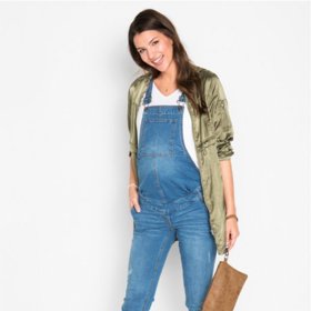 Oblíbenou variantou džínů v těhotenství jsou kalhoty s laclem.
