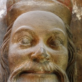 Jan Jindřich Lucemburský stál celý život za svým známějším bratrem Karlem IV. Dobře věděl, kde je jeho místo a rod Lucemburků to jen posílilo.