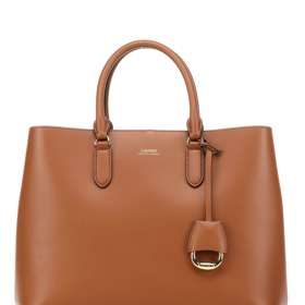 Vybírejte koženou v univerzální barvě.
