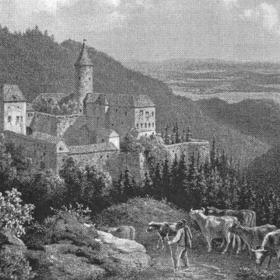 Hrad Sovinec byl postaven na počátku 14. století. V letech 1784 a 1945 vyhořel. Od roku 1963 patří mezi chráněné kulturní památky.