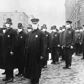 Takto se chránili policisté v Seattlu. 