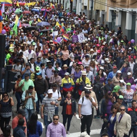 V mnoha zemích světa se MDŽ slaví spontánně a hromadně. Takto například vycházejí lidé do ulic v Peru, pokud právě neřádí covid-19.