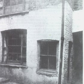 K vraždě Mary Jane Kelly došlo tady, na 13 Miller's Court.