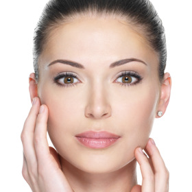 Obdélníkový tvar obličeje mají silné a tvůrčí osobnosti, kterým trochu kazí stabilitu menší odolnost vůči stresu. 