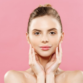 Srdcovitý tvar obličeje mají osoby s intuicí a kreativitou. Vyhledávají výzvy a dokáží věci dotáhnout do konce. 