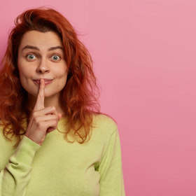 Zrzavé ženy jsou temperamentní a není výjimkou, že se dobře orientují v oblasti výtvarného umění.