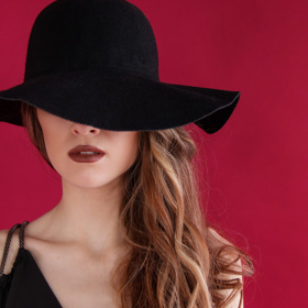 Hnědou barvu rtěnky upřednostňují rodinné typy žen, na které je spolehnutí.