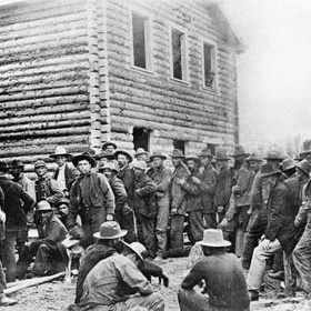 Jen pár let po prodeji Aljašky Američanům se v řece Klondike našlo zlato. A není to zdaleka jediné bohatství, které tento kus země nabízí...