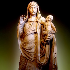 Plastika ukazuje Messalinu jako matku syna Britannica. Toho si představovala jako Claudiova nástupce. Její vlastní vinou ale bylo nakonec všechno úplně jinak.