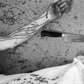 Marcel Barbeault se nedokázal vyrovnat se smrtí své matky. A tak začal ze msty vraždit...
