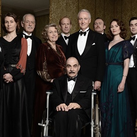 Poslední díl poirotovské série vznikl 25 let po úplně prvním natáčecím dni. Není tedy divu, že se David Suchet se svojí postavou loučil jen velmi těžce.