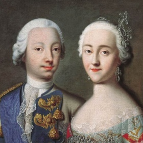 Kateřina Veliká s carem Petrem III. Po půl roce na trůnu ho ale nechala zatknout a zavraždit. Vlády se ujala sama.