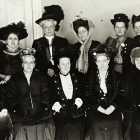 Britské sufražetky se mohly opírat o pokrokové názory Johana Stuarta Milla, známého a vlivného zastánce ženských práv, včetně toho volebního.