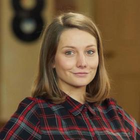 Bára se pomalu léčí ze své nedůvěry k mužům, a to díky Frantovi, kterého miluje a věří mu. Kam se jejich vztah posune? 