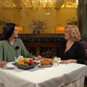 Ženy si spolu popovídaly o pestrém životě charismatické zpěvačky.