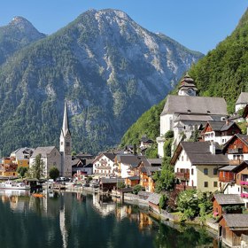 Do roku 2012 existoval jen jeden Hallstatt. Ten rakouský...