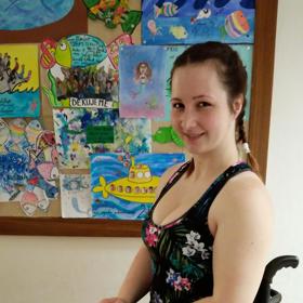 Marie alias Maggie je již šest let upoutána na invalidní vozík.