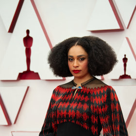 
Celeste Waite, která byla nominována na nejlepší filmovou píseň, a její psaníčko od Gucciho. 