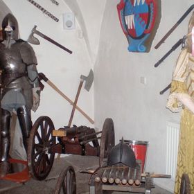 V roce 1987 byly na hradě Vildštejn objeveny kosterní pozůstatky starší ženy. Zřejmě šlo o členku rodu Traunteberků...
