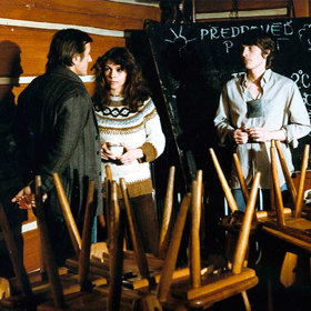 I další soudruzi mračili svá hustá obočí nad komedií Sněženky a machři. Vadilo jim, že nemá pravdu kolektiv, ale jednotlivec...