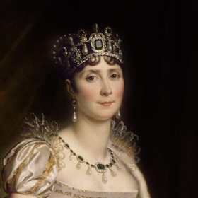 Josefína nebyla ošklivá, dokud neotevřela pusu. Celý život ji hyzdily zkažené černé zuby...