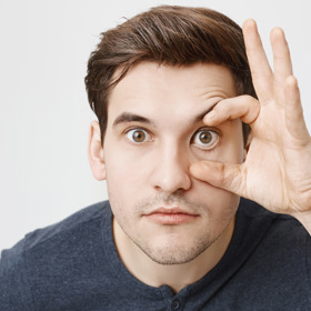 Hnědá barva očí je nejobvyklejší. Mívají je příjemní lidé, na které se dá spolehnout.
