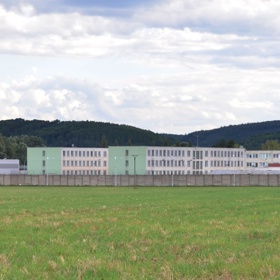 Teď šéfuje mužské věznici v Kuřimi u Brna.