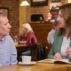 Martina Randová se jako Kateřina Dubovská bude už brzy poznávat se všemi štamgasty i náhodnými hosty své nové restaurace.