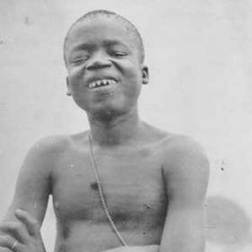 Ota Benga v roce 1904 – v té době se ještě domníval, že jej v Americe čeká dobrý život.