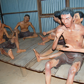 V Kokosové věznici se začalo mučit po roce 1967. Sloužila pro členy Vietkongu a jejich přívržence. Dnes je zde k vidění expozice připomínající dávné hrůzy.