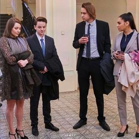 Natáčelo se u Městského soudu v Praze. Herci byli změnou prostředí potěšeni