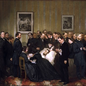 Poslední hodiny života Abrahama Lincolna – s tehdejšími možnostmi už mu lékaři nemohli život zachránit. Dnes by to podle odborníků nemožné nebylo.