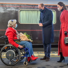 Tajemství pohodlné chůze Kate Middleton: Díky těmto trikům vydrží celý den v jehlových podpatcích