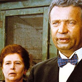 V původním scénáři se měla Saxana obejít bez pohádkového světa. 