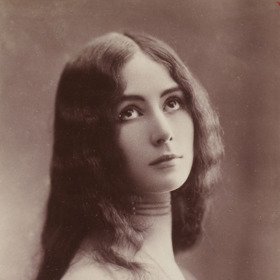 Francouzská tanečnice Cléo de Mérode je považována za první opravdovou světovou ikonu a navíc to prý byla první žena, jejíž fotka se dostala do všech koutů planety.