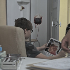 Obětmi byli především hemofilikové, pro které byl určen nový typ léčby. 