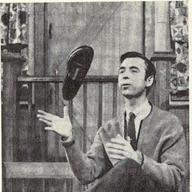 Více než třicet let učil děti o tom, že je důležité být tolerantní a empatický.