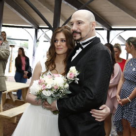 Bohuš Matuš měl slušivý černý smoking od svého kamaráda, producenta Janise Sidovského.
