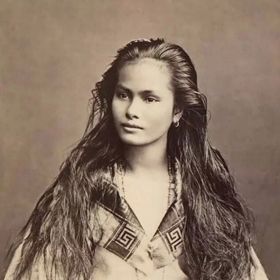 Dívka z Filipín představuje exotickou krásu. A exotickou i v tom, že má vedle filipínských genů také čínské.