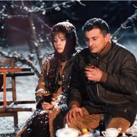 Báječná léta pod psa: Vpád sovětských vojsk změní život mnoha lidí. Stejně jako rodině dospívajícího Kvída, která se přestěhuje na vesnici.