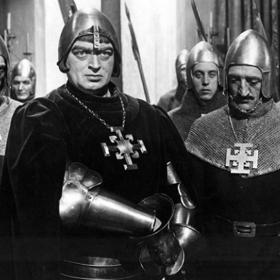 Kazisvět měl připomínat pohlavára nacistického režimu.