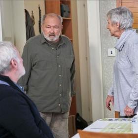 Amálie nedávno zdědila po svém bývalém manželovi chatu a teď ji čeká další překvapení - šifrovaný dopis doslova ze záhrobí. Co to s ní udělá?