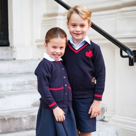 S bráchou Georgem mají skvělý vztah, ve kterém je ona ten kápo.