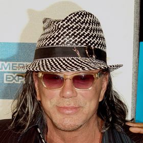 Mickey Rourke zažil největší slávu v osmdesátých letech. V současnosti sice stále hraje, jeho filmy však vycházejí pouze na DVD.