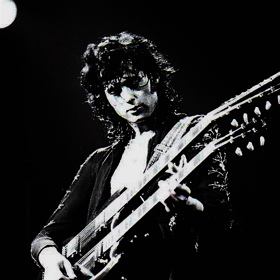 Kytarista Led Zeppelin Jimmy Page se zajímal o Aleistera Crowleyho, který byl ve své době označován za nejhoršího člověka na zemi.