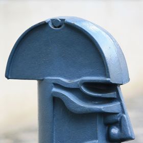 Neštěstí připomíná i skulptura Karla Nepraše na Malostranském náměstí.